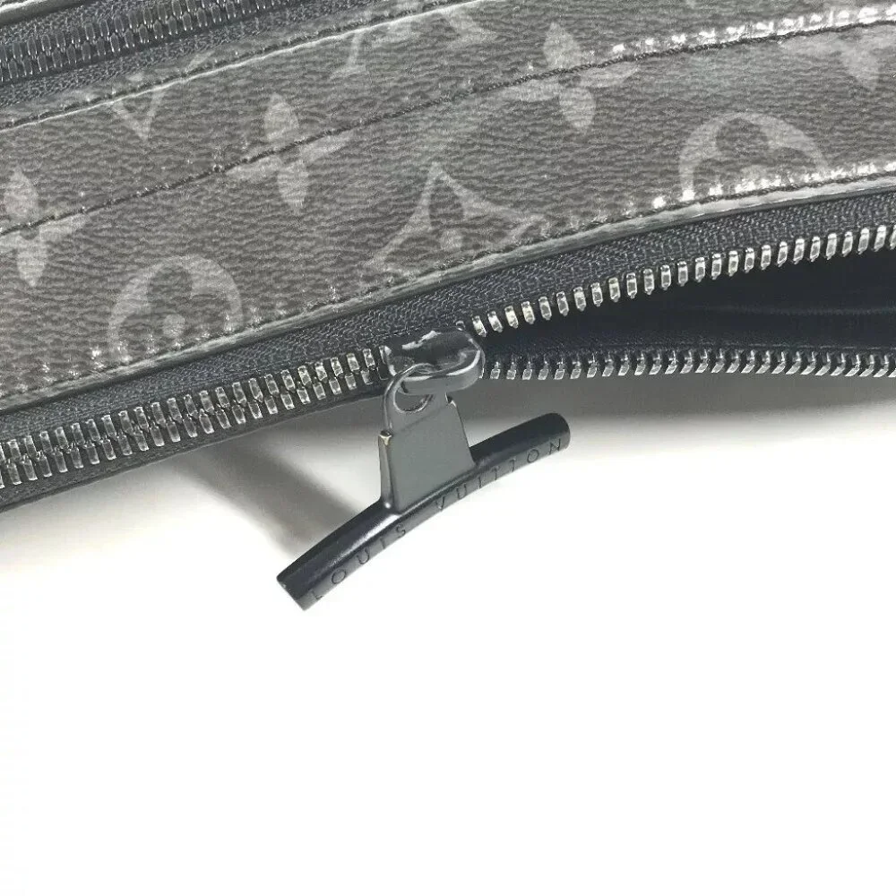 LOUIS VUITTON MonogramEclipse Glaze Exclusive to Japan Pochette-Cosmos